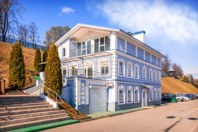 Hotel on the embankment of the Volga River, Kineshma, Ivanovo re